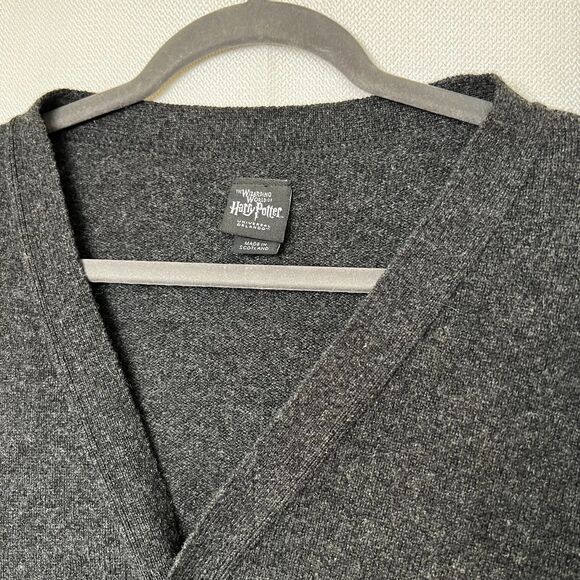 Harry Potter Gryffindor Cardigan Lochaven of Scotland 100% Lambswool Large - Picture 4 of 16